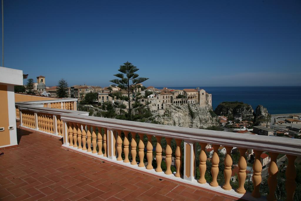 Mansarda Villa Alf Di Vito Тропеа Стая снимка